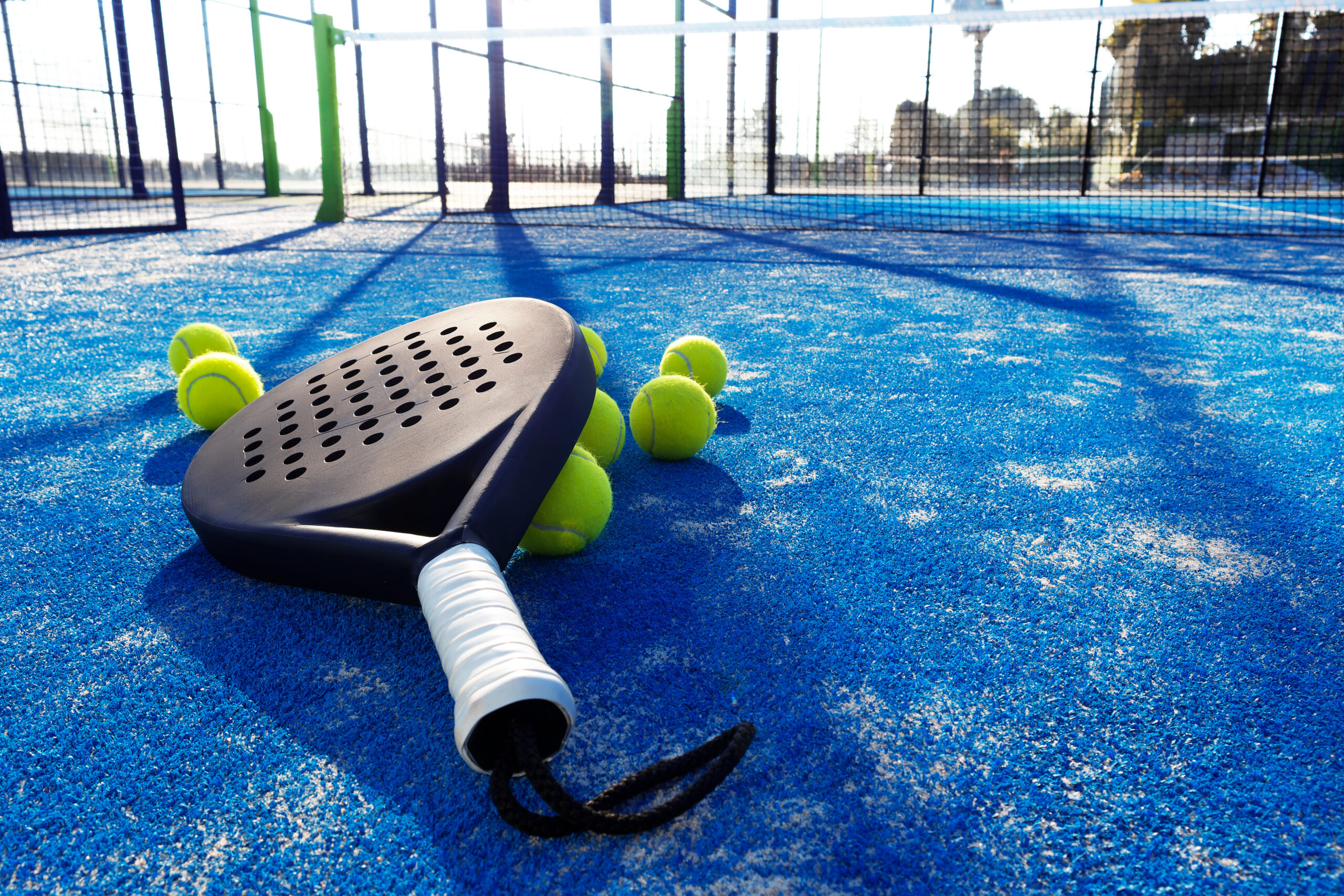 Terrain de padel moderne à Saint-Priest au club ASPTT Grand Lyon